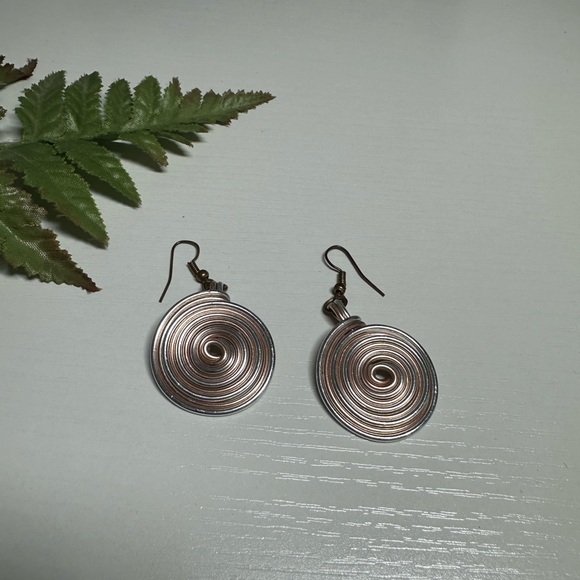 Two Tone wire wrapped spiral earrings - Picture 5 of 5